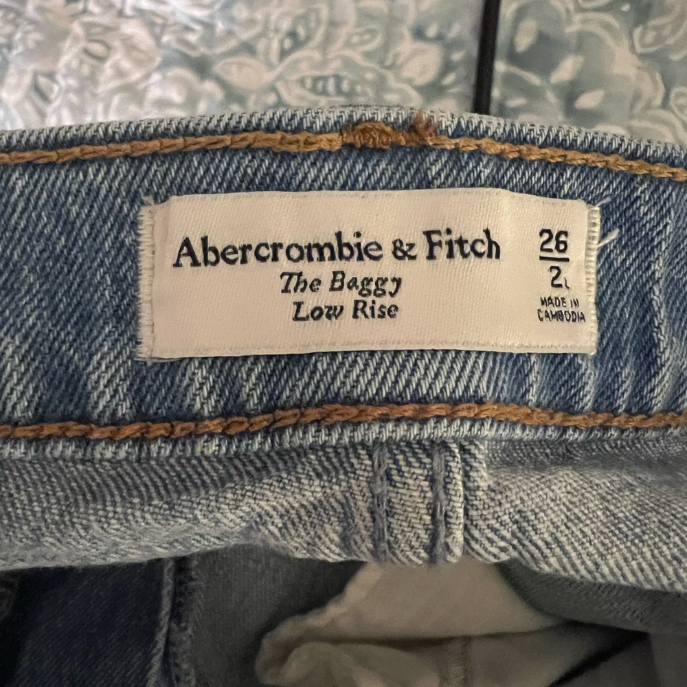 Abercrombie & Fitch baggy low rise jean